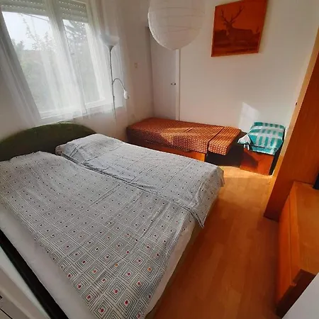 Hazuga Apartman Apartment *